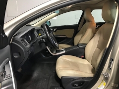 Used 2017  Volvo V60 4d Wagon FWD T5 Platinum at Carolina Family Motors near Mooresville&comma; NC