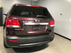 Used 2013  Kia Sorento 4d SUV FWD LX at Carolina Family Motors near Mooresville&comma; NC