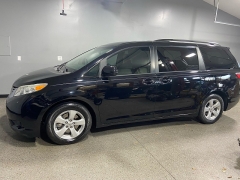Used 2017  Toyota Sienna 4d Wagon LE 7-Pass w/Auto Access Seat at Carolina Family Motors near Mooresville, NC