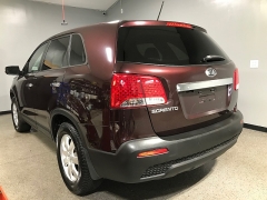 Used 2013  Kia Sorento 4d SUV FWD LX at Carolina Family Motors near Mooresville&comma; NC