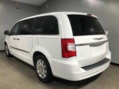 Used 2014  Chrysler Town & Country 4d Wagon Touring at Carolina Family Motors near Mooresville&comma; NC