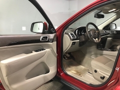 Used 2011  Jeep Grand Cherokee 4d SUV 4WD Laredo at Carolina Family Motors near Mooresville&comma; NC