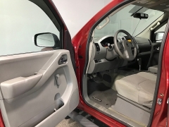 Used 2014  Nissan Frontier 2WD Crew Cab S Auto at Carolina Family Motors near Mooresville&comma; NC