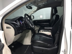 Used 2014  Chrysler Town & Country 4d Wagon Touring at Carolina Family Motors near Mooresville&comma; NC
