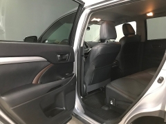 Used 2015  Toyota Highlander 4d SUV AWD LE Plus at Carolina Family Motors near Mooresville&comma; NC