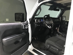 Used 2020  Jeep Gladiator Crew Cab Overland at Carolina Family Motors near Mooresville&comma; NC