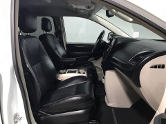 Used 2014  Chrysler Town & Country 4d Wagon Touring at Carolina Family Motors near Mooresville&comma; NC
