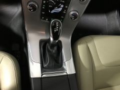 Used 2017  Volvo V60 4d Wagon FWD T5 Platinum at Carolina Family Motors near Mooresville&comma; NC