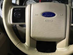 Used 2013  Ford Expedition 4d SUV 2WD XLT at Carolina Family Motors near Mooresville&comma; NC