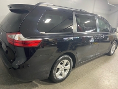 Used 2017  Toyota Sienna 4d Wagon LE 7-Pass w/Auto Access Seat at Carolina Family Motors near Mooresville, NC