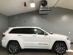 Used 2018  Jeep Grand Cherokee 4d SUV 2WD Overland V6 at Carolina Family Motors near Mooresville&comma; NC