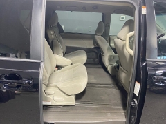 Used 2017  Toyota Sienna 4d Wagon LE 7-Pass w/Auto Access Seat at Carolina Family Motors near Mooresville, NC