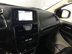 Used 2014  Chrysler Town & Country 4d Wagon Touring at Carolina Family Motors near Mooresville&comma; NC