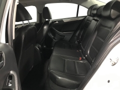 Used 2017  Volkswagen Jetta 4d Sedan SE 5spd at Carolina Family Motors near Mooresville&comma; NC