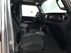 Used 2020  Jeep Gladiator Crew Cab Sport S at Carolina Family Motors near Mooresville&comma; NC