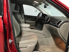 Used 2011  Jeep Grand Cherokee 4d SUV 4WD Laredo at Carolina Family Motors near Mooresville&comma; NC