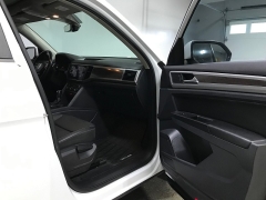 Used 2019  Volkswagen Atlas 4d SUV 3&period;6L SE Technology R-Line at Carolina Family Motors near Mooresville&comma; NC