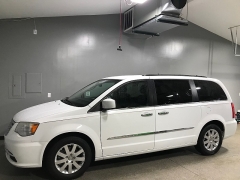 Used 2014  Chrysler Town & Country 4d Wagon Touring at Carolina Family Motors near Mooresville&comma; NC