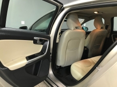 Used 2017  Volvo V60 4d Wagon FWD T5 Platinum at Carolina Family Motors near Mooresville&comma; NC