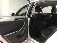 Used 2017  Volkswagen Jetta 4d Sedan SE 5spd at Carolina Family Motors near Mooresville&comma; NC