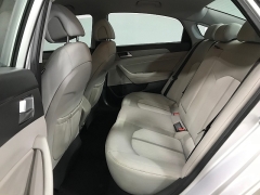 Used 2016  Hyundai Sonata Hybrid 4d Sedan SE at Carolina Family Motors near Mooresville&comma; NC
