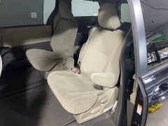 Used 2017  Toyota Sienna 4d Wagon LE 7-Pass w/Auto Access Seat at Carolina Family Motors near Mooresville, NC