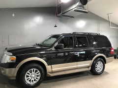 Used 2013  Ford Expedition 4d SUV 2WD XLT at Carolina Family Motors near Mooresville&comma; NC