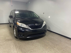 Used 2017  Toyota Sienna 4d Wagon LE 7-Pass w/Auto Access Seat at Carolina Family Motors near Mooresville, NC