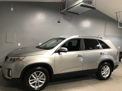 Used 2015  Kia Sorento 4d SUV FWD LX at Carolina Family Motors near Mooresville&comma; NC