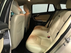 Used 2017  Volvo V60 4d Wagon FWD T5 Platinum at Carolina Family Motors near Mooresville&comma; NC