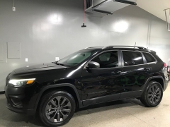 Used 2021  Jeep Cherokee Latitude Lux 4x4 at Carolina Family Motors near Mooresville&comma; NC