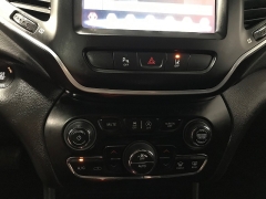 Used 2021  Jeep Cherokee Latitude Lux 4x4 at Carolina Family Motors near Mooresville&comma; NC