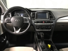 Used 2018  Hyundai Sonata 4d Sedan SEL at Carolina Family Motors near Mooresville&comma; NC