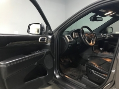 Used 2015  Jeep Grand Cherokee 4d SUV 4WD Overland at Carolina Family Motors near Mooresville&comma; NC