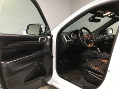 Used 2018  Jeep Grand Cherokee 4d SUV 2WD Overland V6 at Carolina Family Motors near Mooresville&comma; NC