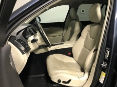 Used 2020  Volvo XC90 4d SUV FWD T5 Momentum at Carolina Family Motors near Mooresville&comma; NC
