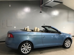 Used 2009  Volkswagen Eos 2d Convertible Komfort Auto at Carolina Family Motors near Mooresville&comma; NC