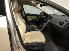 Used 2017  Volvo V60 4d Wagon FWD T5 Platinum at Carolina Family Motors near Mooresville&comma; NC