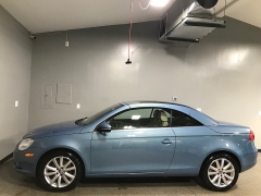 Used 2009  Volkswagen Eos 2d Convertible Komfort Auto at Carolina Family Motors near Mooresville&comma; NC