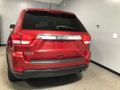 Used 2011  Jeep Grand Cherokee 4d SUV 4WD Laredo at Carolina Family Motors near Mooresville&comma; NC