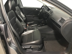 Used 2016  Volkswagen Jetta 4d Sedan SEL PZEV at Carolina Family Motors near Mooresville&comma; NC