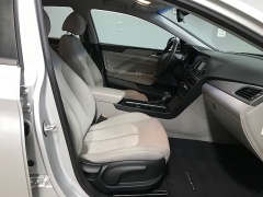 Used 2016  Hyundai Sonata Hybrid 4d Sedan SE at Carolina Family Motors near Mooresville&comma; NC