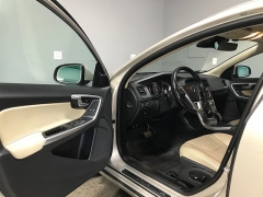 Used 2017  Volvo V60 4d Wagon FWD T5 Platinum at Carolina Family Motors near Mooresville&comma; NC