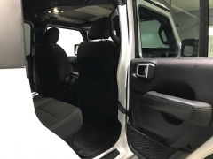 Used 2020  Jeep Gladiator Crew Cab Overland at Carolina Family Motors near Mooresville&comma; NC