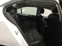 Used 2017  Volkswagen Jetta 4d Sedan SE 5spd at Carolina Family Motors near Mooresville&comma; NC