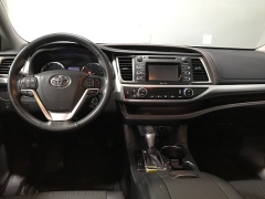 Used 2015  Toyota Highlander 4d SUV AWD LE Plus at Carolina Family Motors near Mooresville&comma; NC