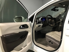 Used 2017  Chrysler Pacifica 4d Wagon Touring Plus at Carolina Family Motors near Mooresville&comma; NC