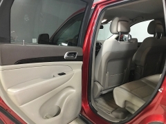 Used 2011  Jeep Grand Cherokee 4d SUV 4WD Laredo at Carolina Family Motors near Mooresville&comma; NC