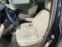 Used 2017  Toyota Sienna 4d Wagon LE 7-Pass w/Auto Access Seat at Carolina Family Motors near Mooresville, NC