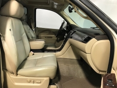 Used 2010  Cadillac Escalade 4d SUV AWD Premium at Carolina Family Motors near Mooresville&comma; NC